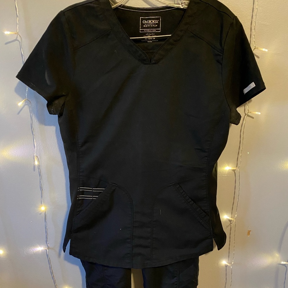 used black scrub set